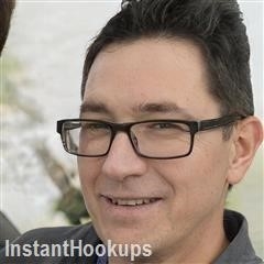 nestleeleelong profile on InstantHookups