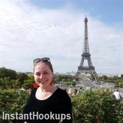 justsofia1 profile on InstantHookups