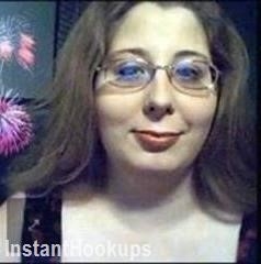 opalbell1982 profile on InstantHookups