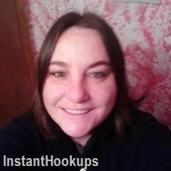 misslady77 profile on InstantHookups