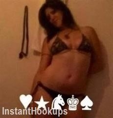 haleycatbaby profile on InstantHookups