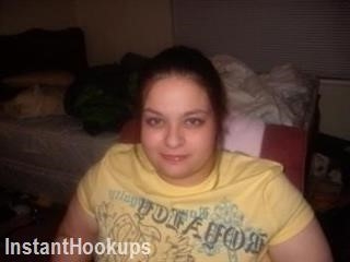 hottlady008 profile on InstantHookups