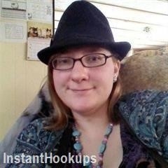 beautifulblonde profile on InstantHookups
