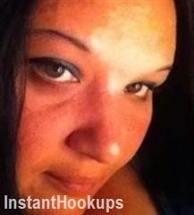 traylynn12 profile on InstantHookups