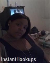 lilmama82 profile on InstantHookups