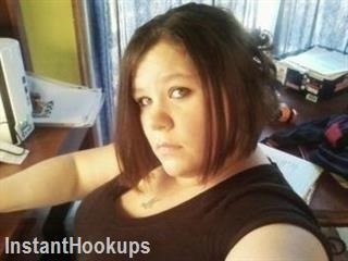 lookin4women profile on InstantHookups