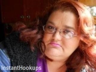 singlemommy11 profile on InstantHookups