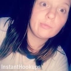 goodgirl12 profile on InstantHookups