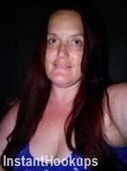 chelle83 profile on InstantHookups