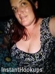 chelle35 profile on InstantHookups