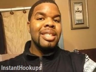 attown29 profile on InstantHookups