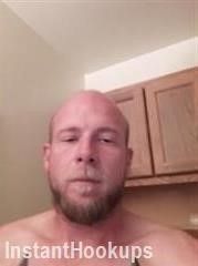 steveo85 profile on InstantHookups