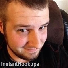 cbhadger profile on InstantHookups