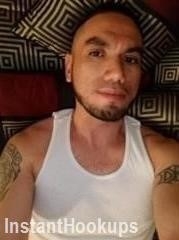 chucho801 profile on InstantHookups