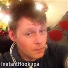 robbie88 profile on InstantHookups