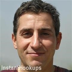 mungot profile on InstantHookups