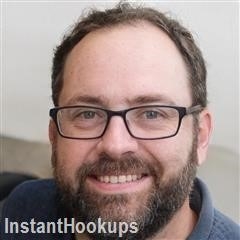 skee32 profile on InstantHookups