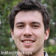 максим profile on InstantHookups