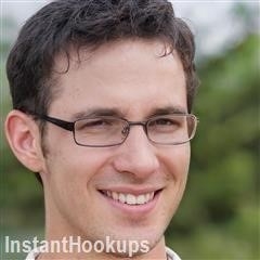 kimnow86 profile on InstantHookups