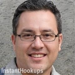 joey profile on InstantHookups