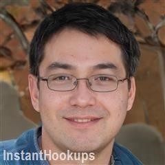 dele_johnson profile on InstantHookups