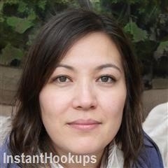 suzanne228 profile on InstantHookups