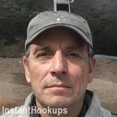 kevholifield profile on InstantHookups