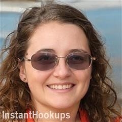jeneveib_busig profile on InstantHookups