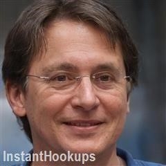 john_fry profile on InstantHookups