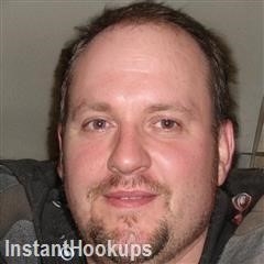 nate327 profile on InstantHookups