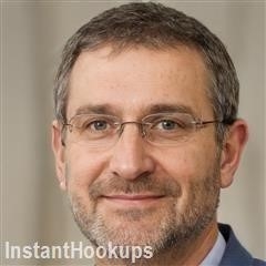 julliane_fernandes profile on InstantHookups