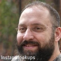 loomis profile on InstantHookups
