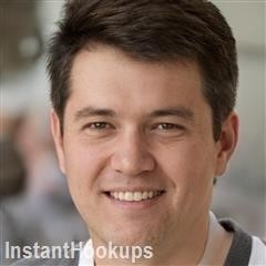 takealook11 profile on InstantHookups