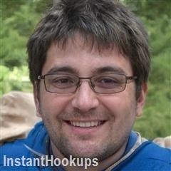 emc209 profile on InstantHookups