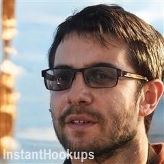 paris profile on InstantHookups